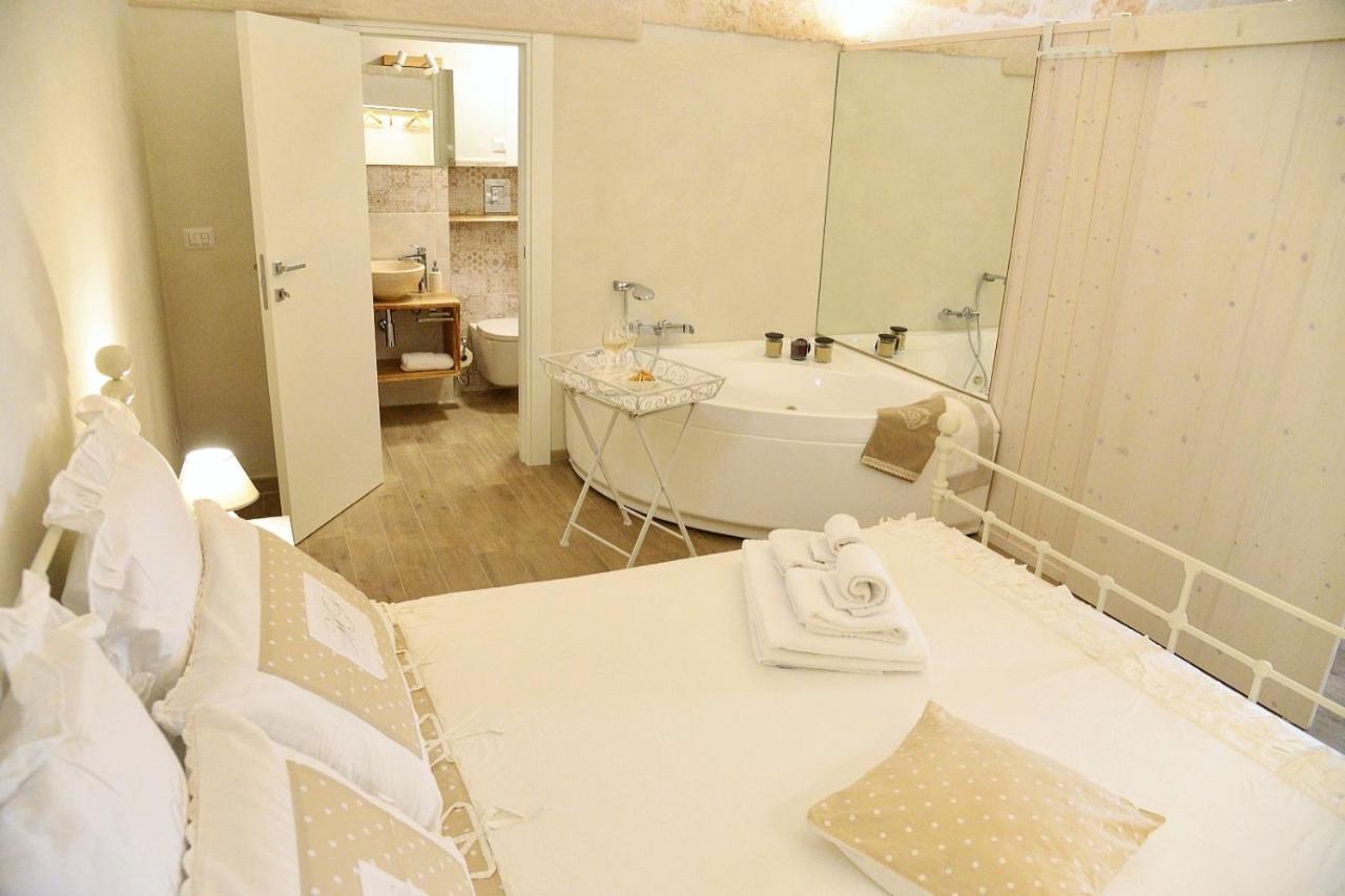 מונופולי Suite Vitti 5 - Puglia Mia Apartments מראה חיצוני תמונה